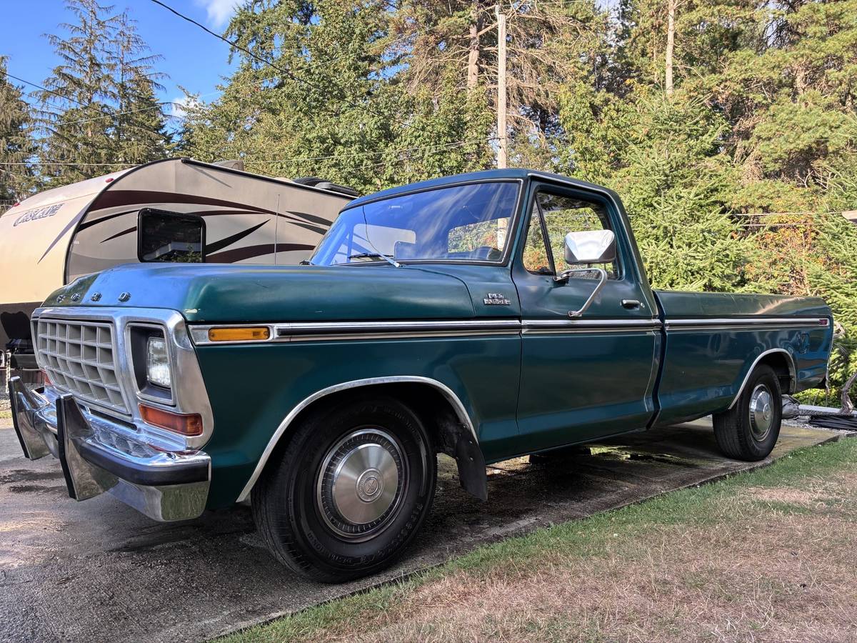 Ford-Ranger-trailer-special-1979-green