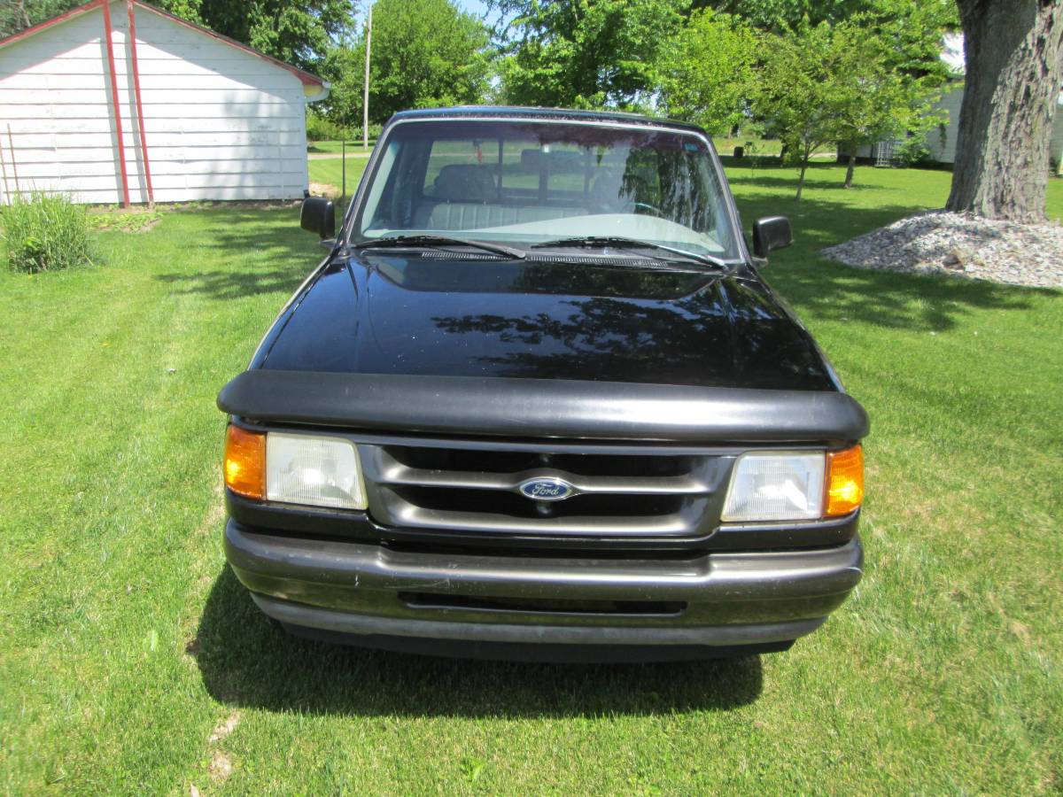 Ford-Ranger-xl-pickup-1995-black