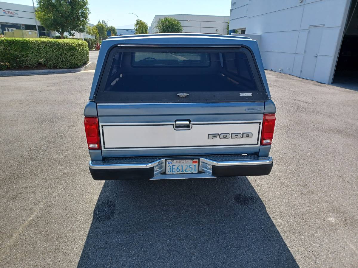 Ford-Ranger-xlt-1986-blue