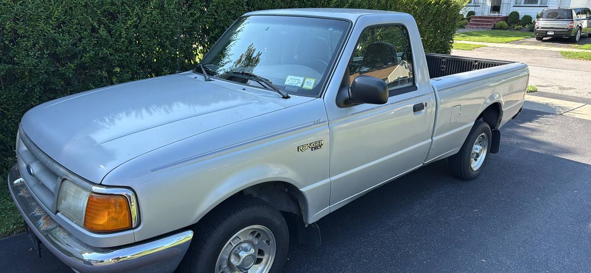 Ford-Ranger-xlt-1995-silver