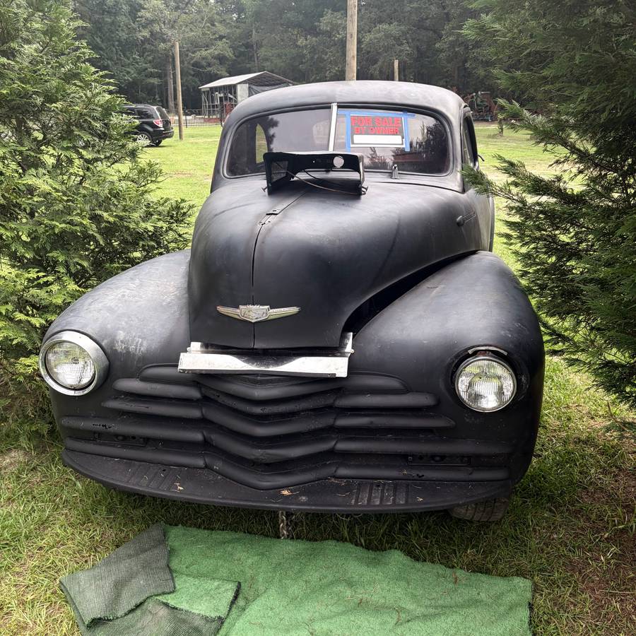 Ford-Sedan-1947-black