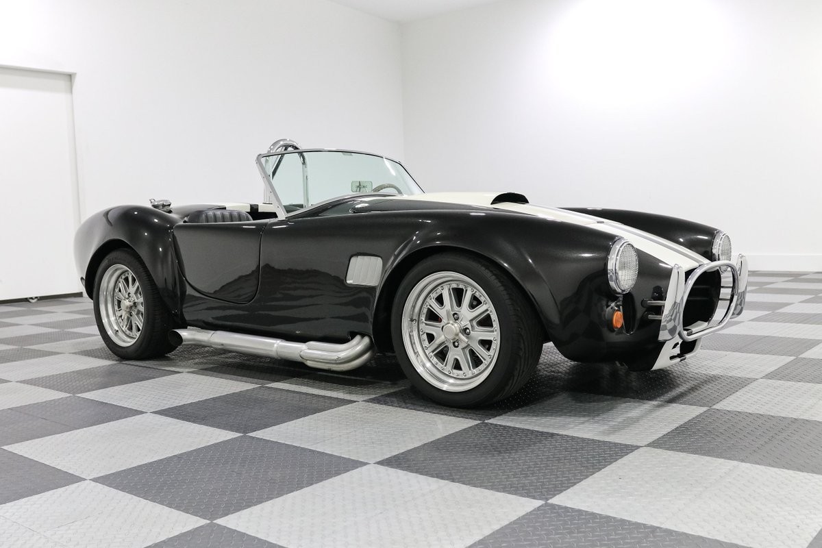 Ford-Shelby-Cobra-1966-Roadster-Black