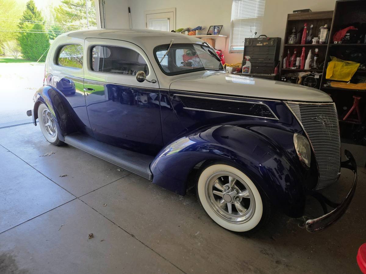 Ford-Slant-bake-sedan-1937-blue