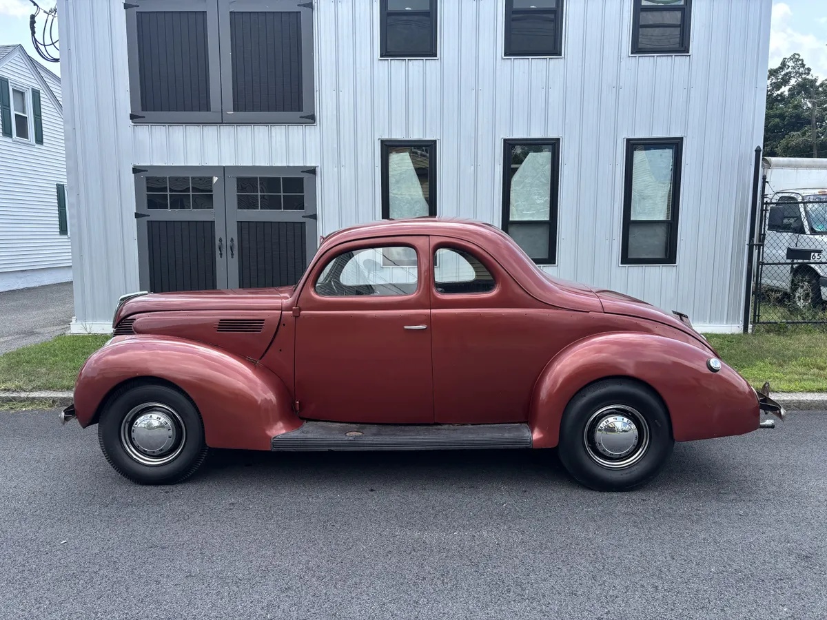 Ford-Standard-1939-Maroon-Black
