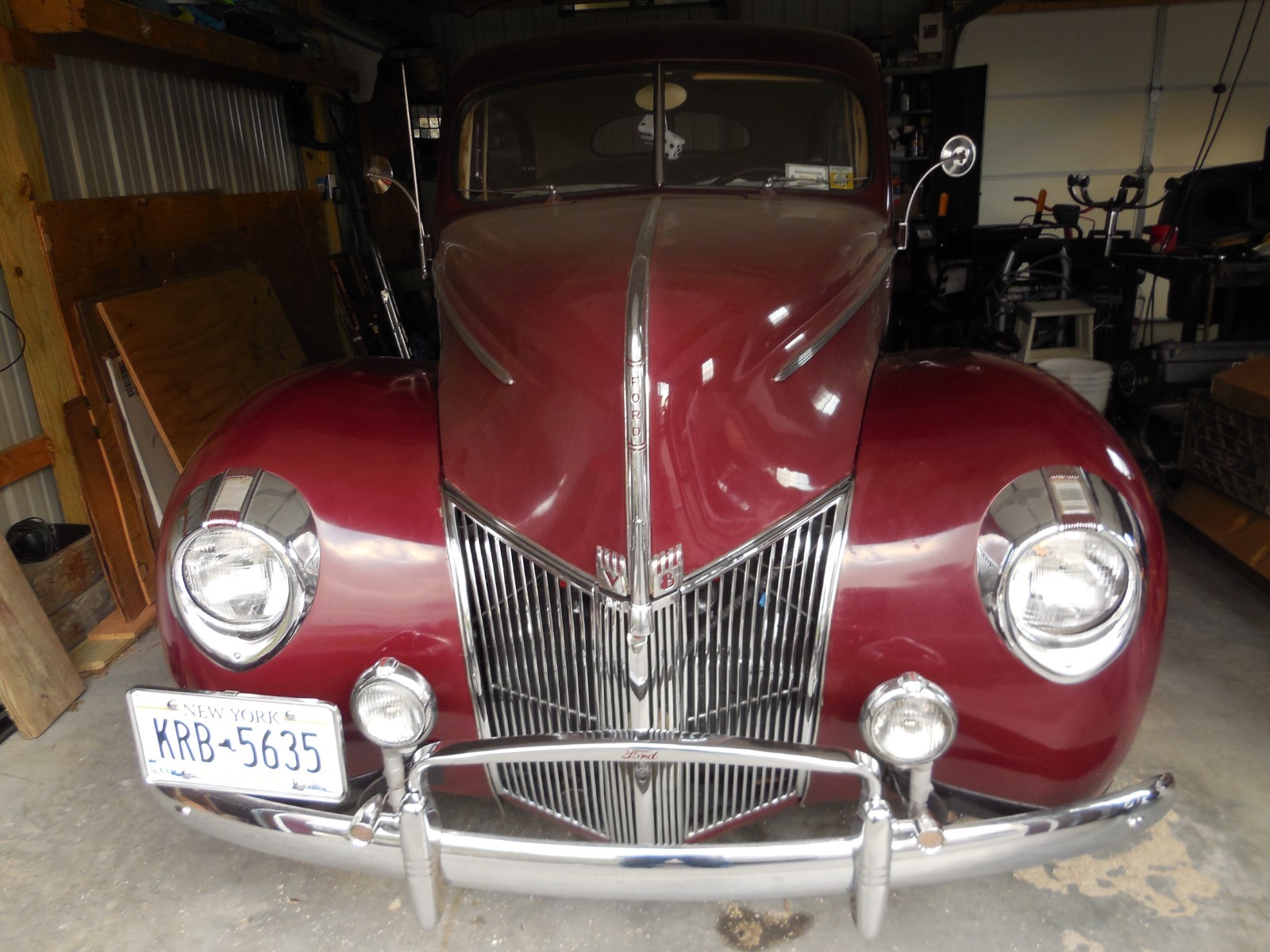 Ford-Standard-1940-Sedan-Tan