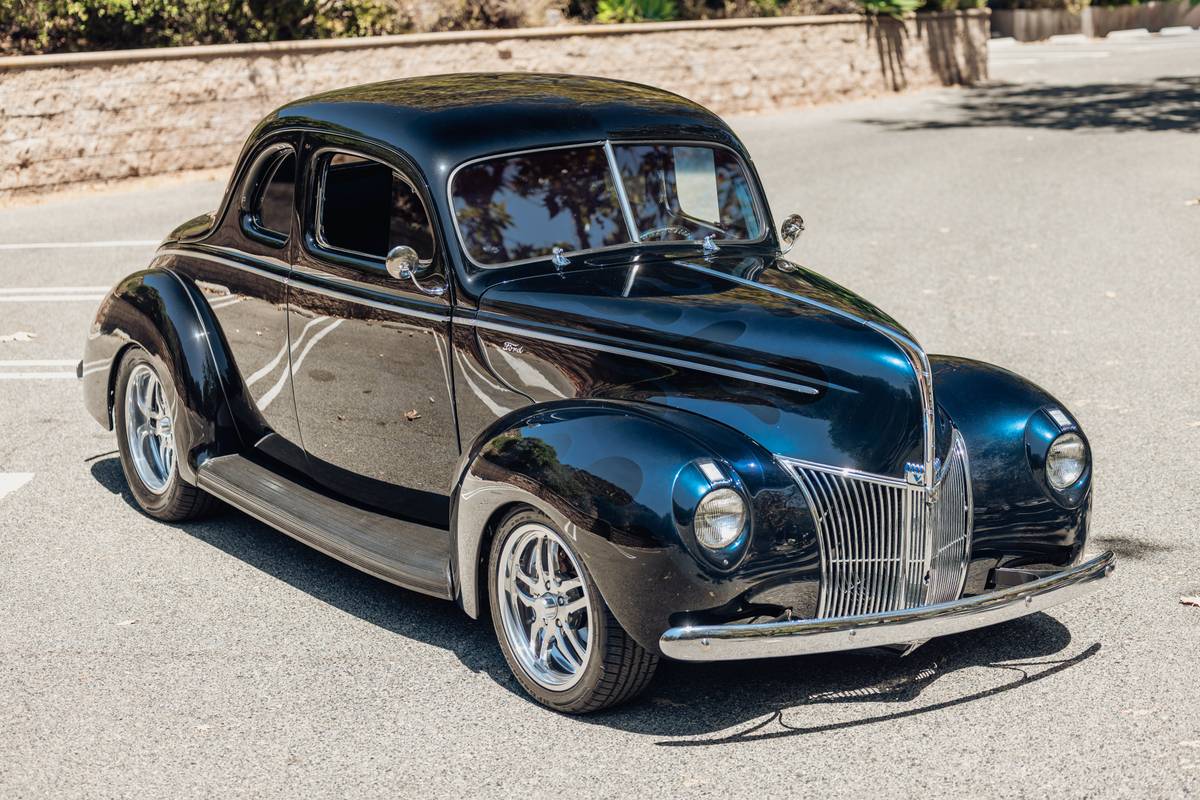 Ford-Standard-coupe-1940