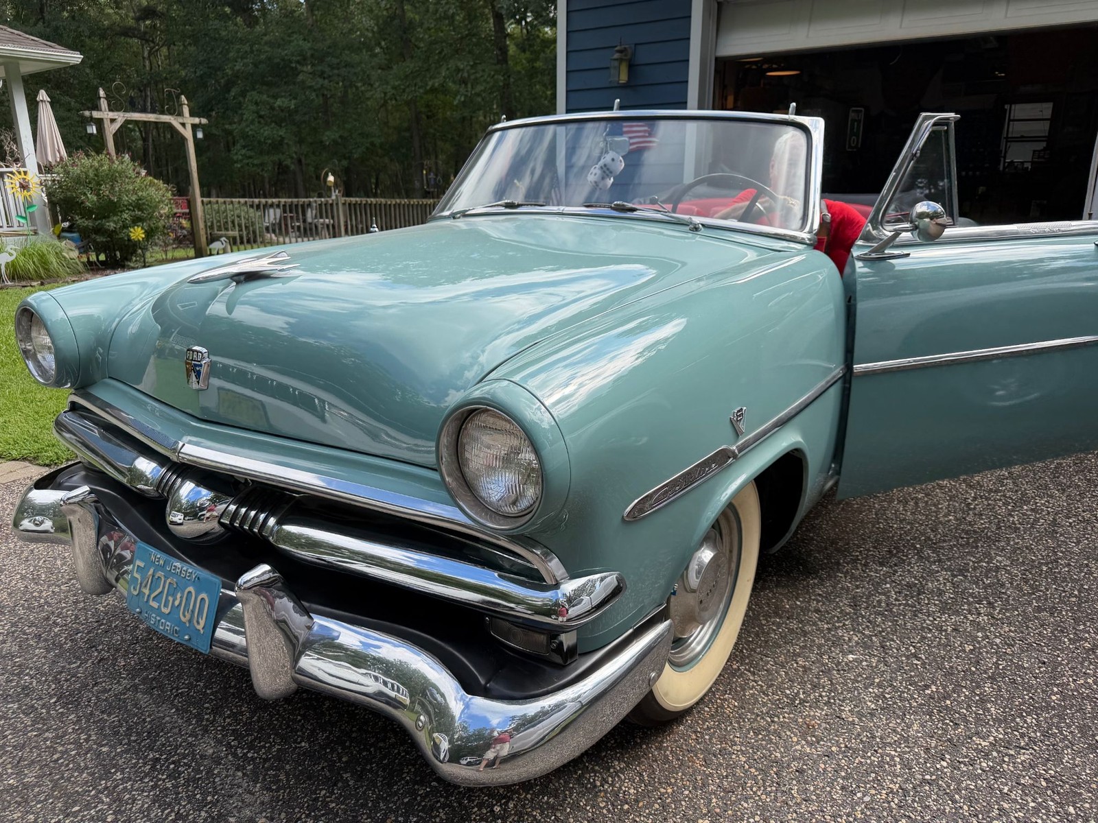 Ford-Sunliner-1953-Blue-Black-Top-RedBlack