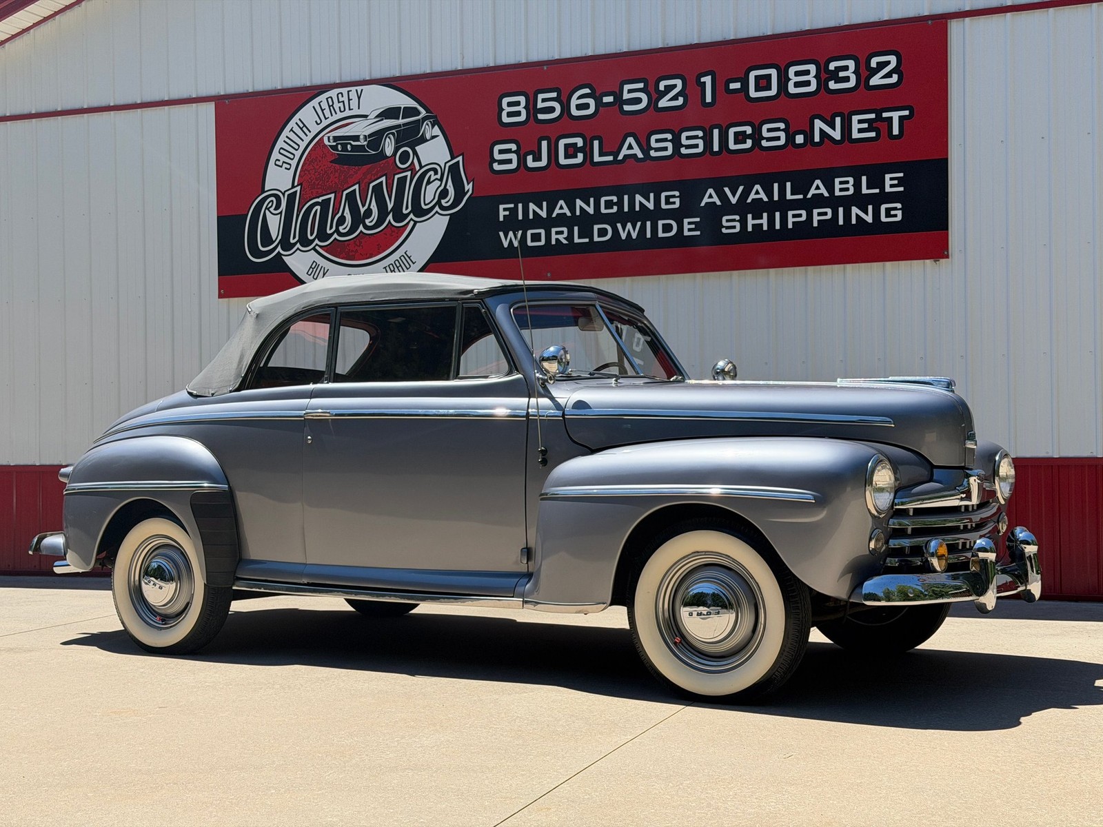 Ford-Super-Deluxe-1947-Convertible-Red