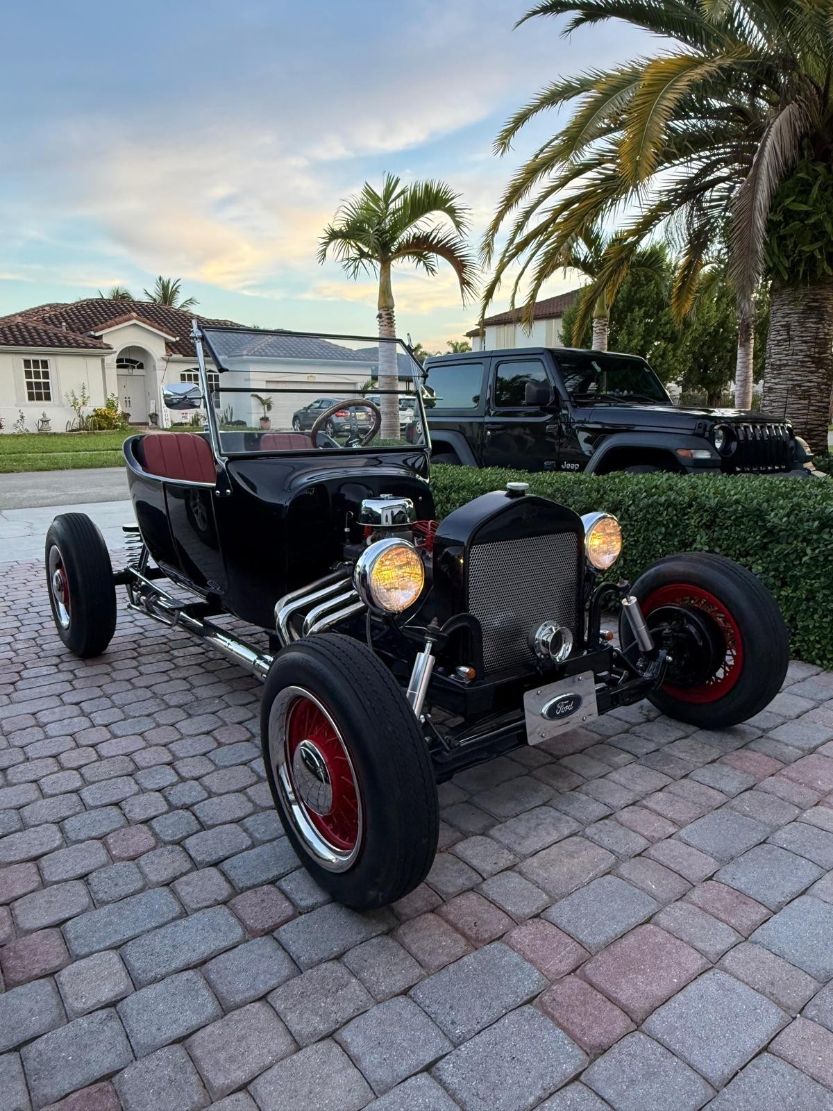 Ford-T-Bucket-1929-Compact