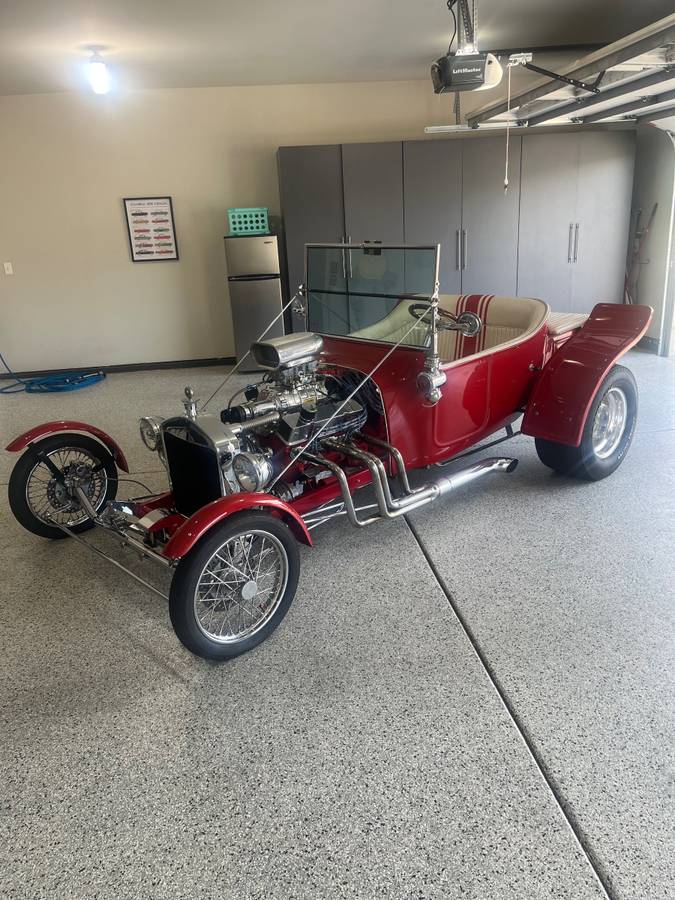Ford-T-bucket-1923-red