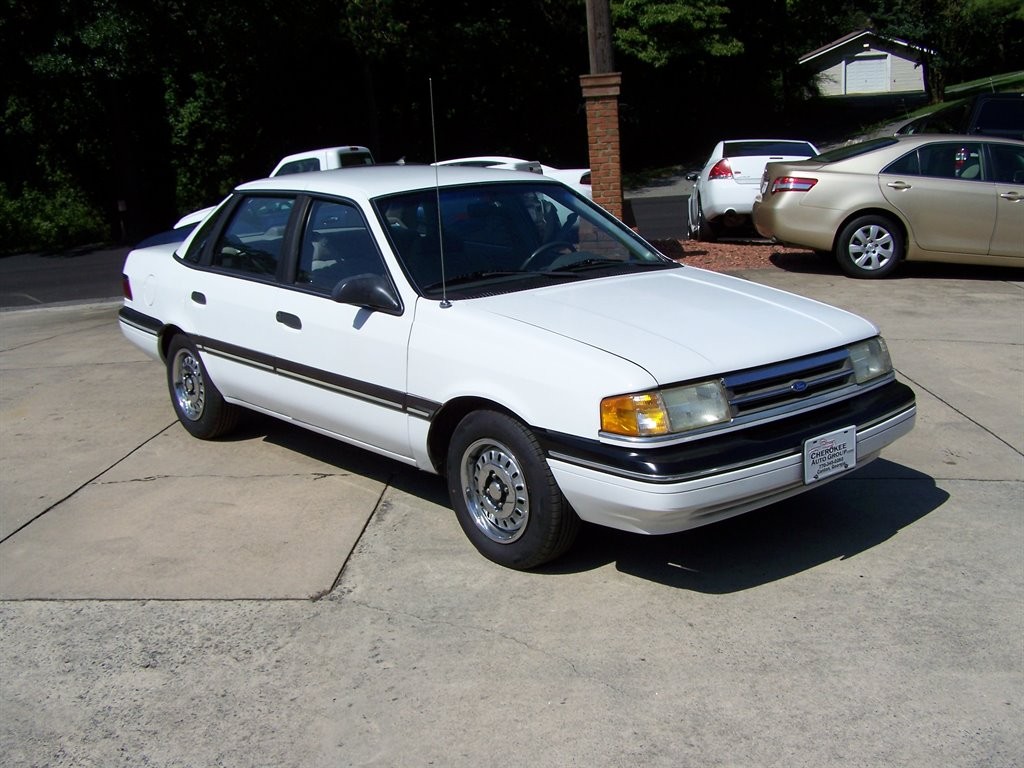 Ford-Tempo-1991-Sedan-Grey