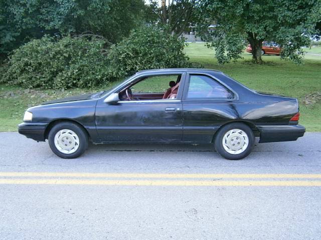 Ford-Tempo-gl-1994-Black