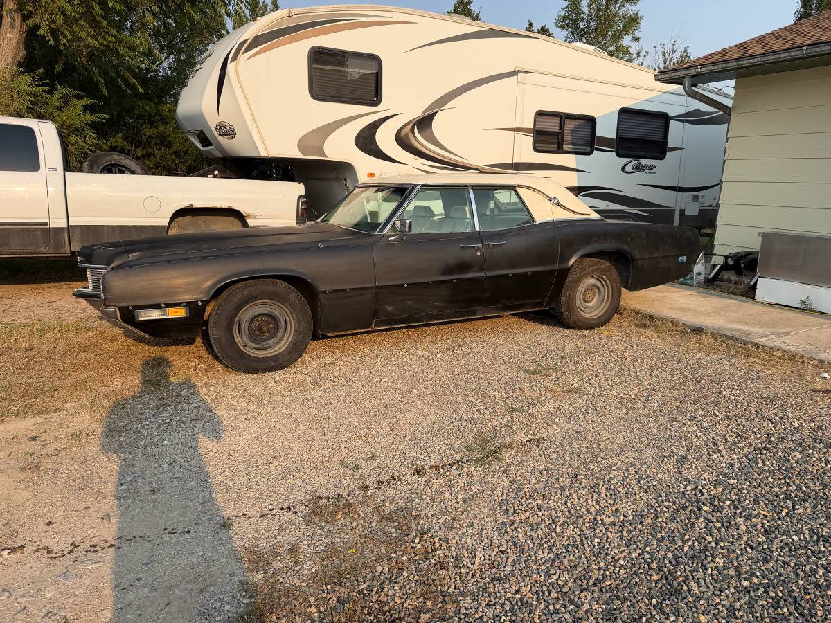 Ford-Thinderbird-1971-custom