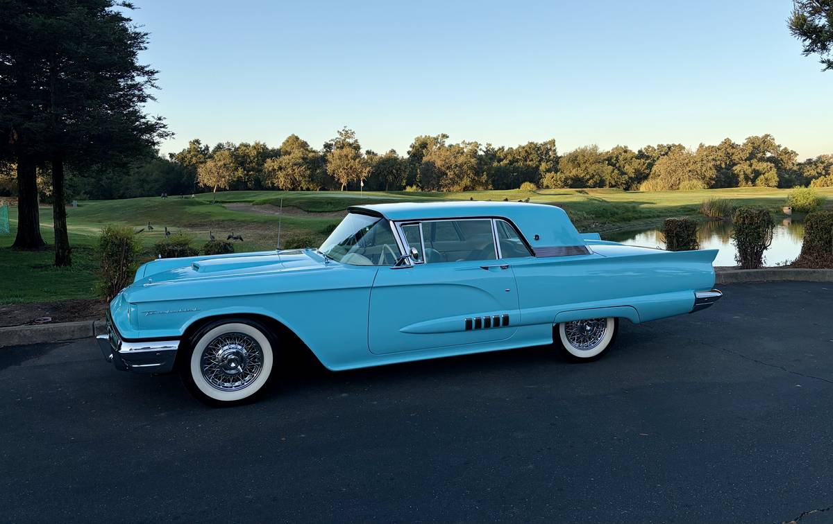 Ford-Thunderbird-1958
