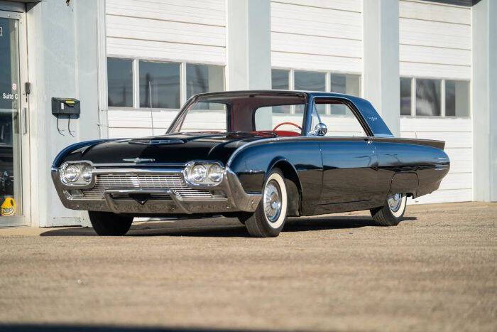 Ford-Thunderbird-1961-Black