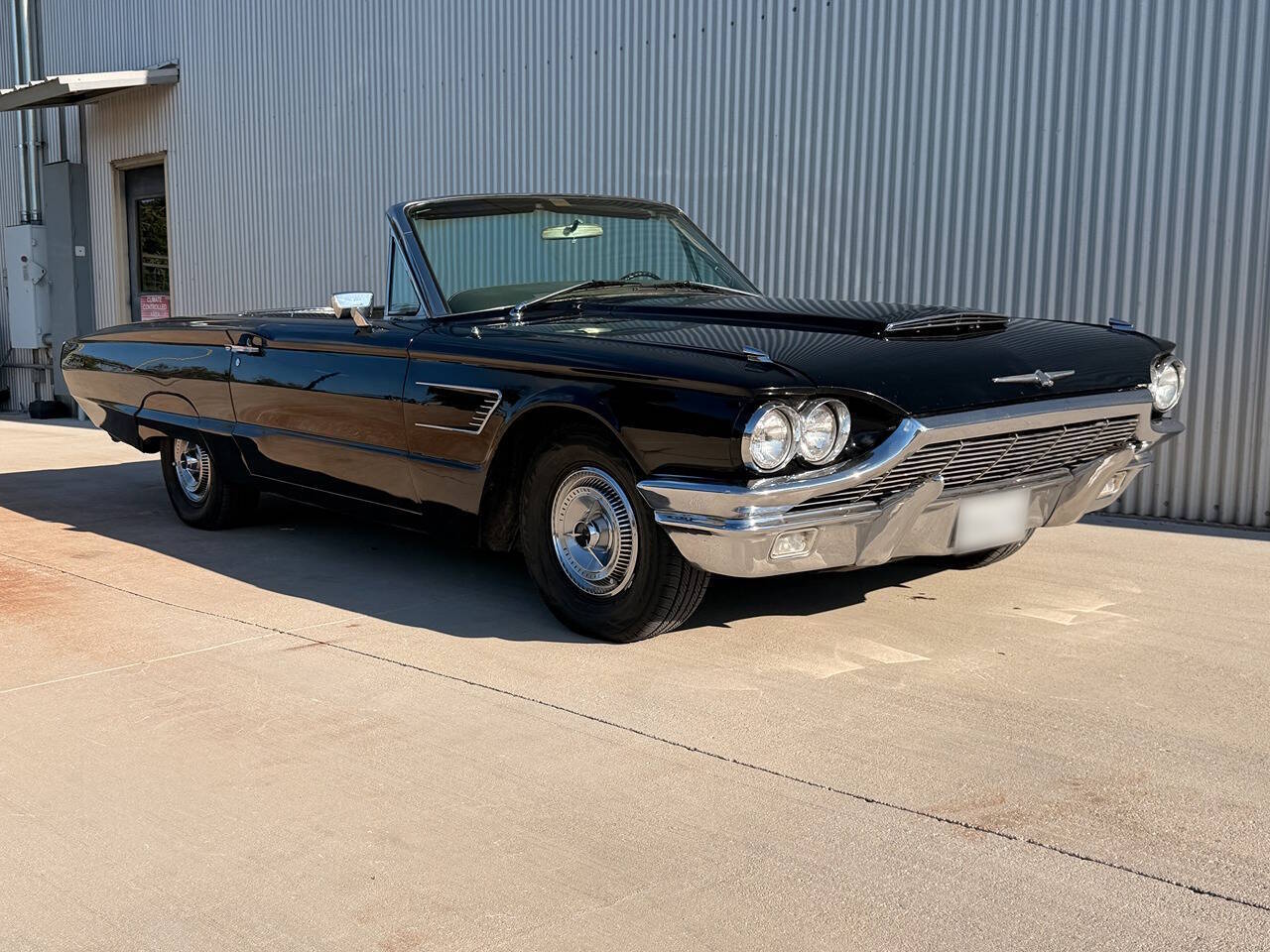 Ford-Thunderbird-1965-Black