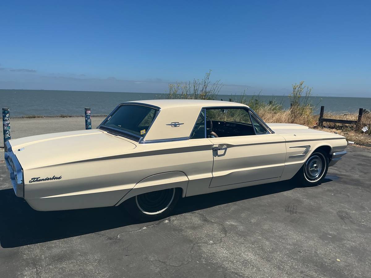 Ford-Thunderbird-1965-custom
