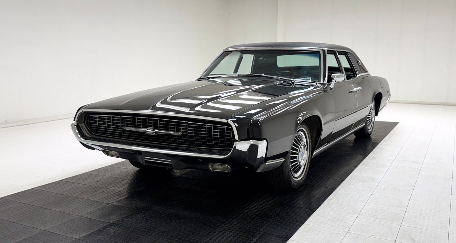 Ford-Thunderbird-1967-Sedan-Black