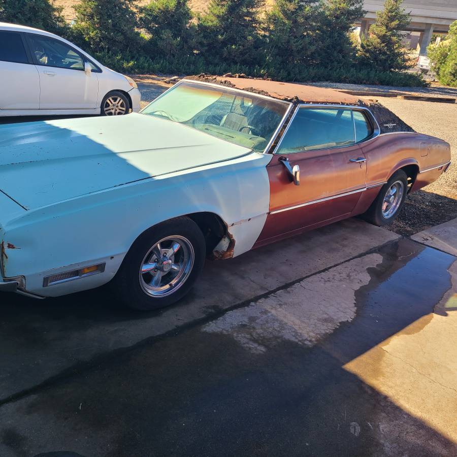 Ford-Thunderbird-1970-brown