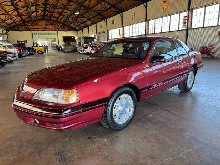 Ford-Thunderbird-1988