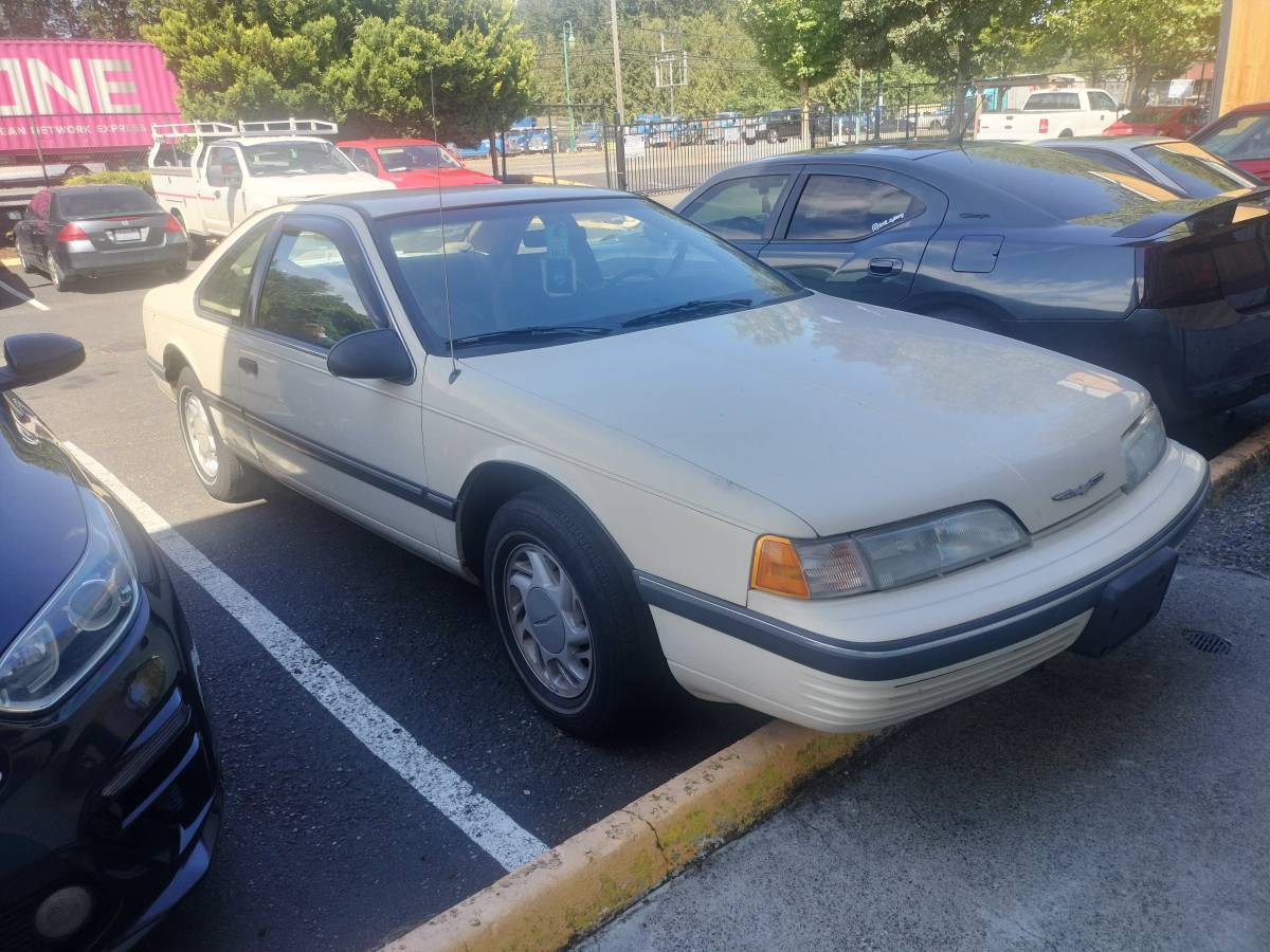 Ford-Thunderbird-1989-white