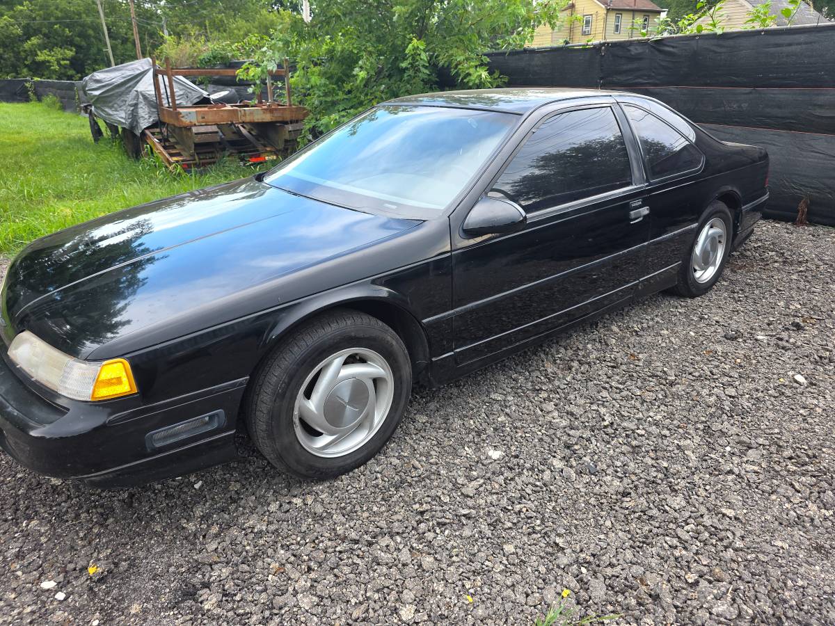 Ford-Thunderbird-1989