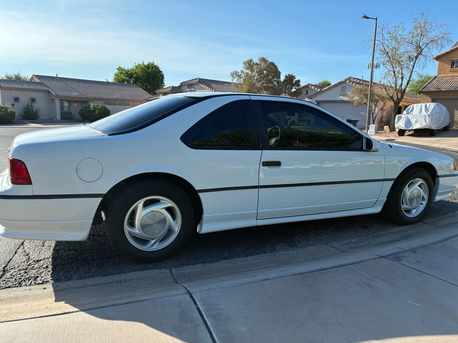 Ford-Thunderbird-1990-Coupe-Black