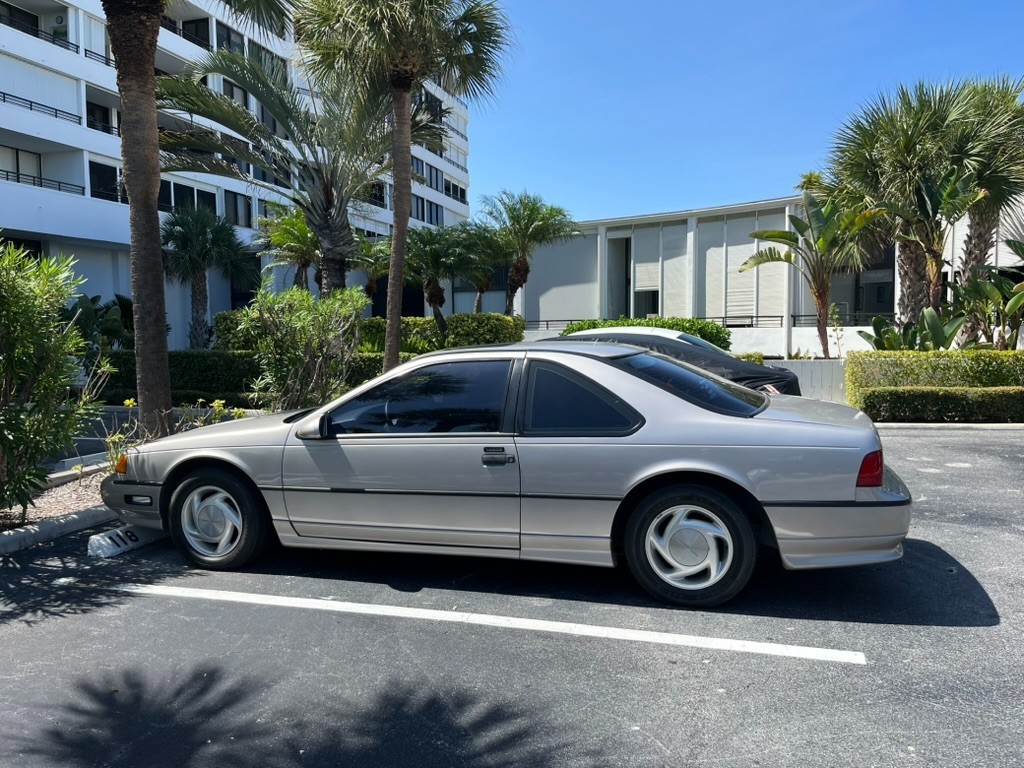 Ford-Thunderbird-1990-Coupe-Black