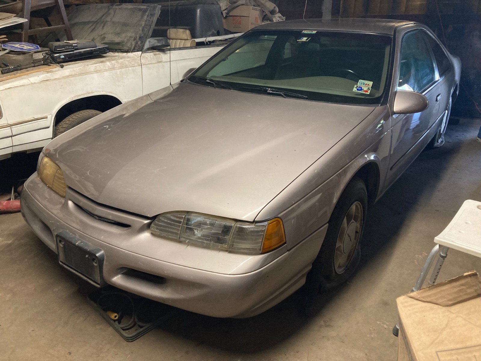 Ford-Thunderbird-1994-SEDAN