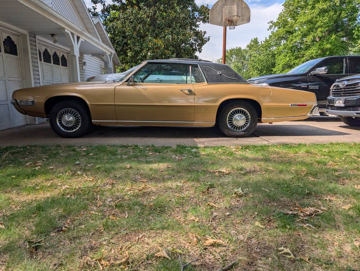 Ford-Thunderbird-coupe-1968-custom