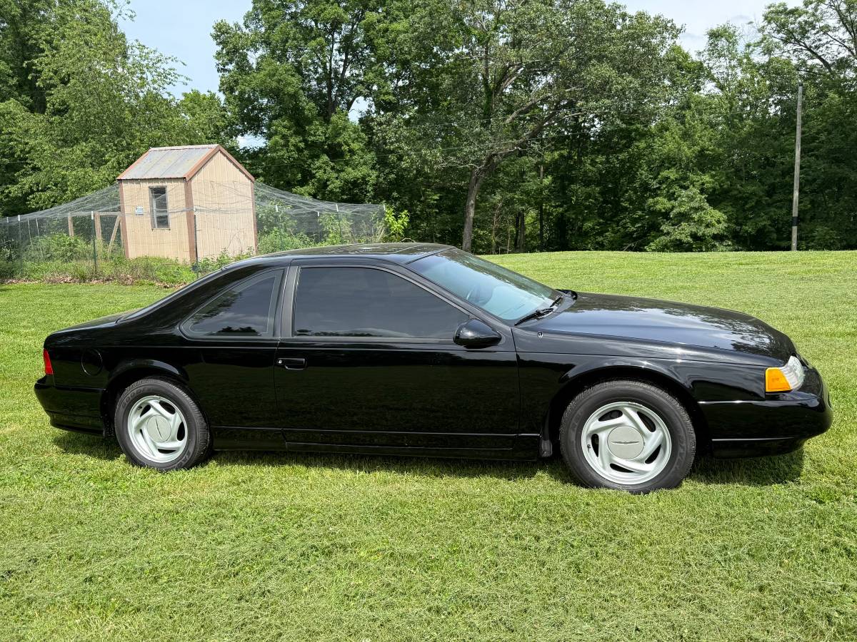 Ford-Thunderbird-super-coupe-1994-black