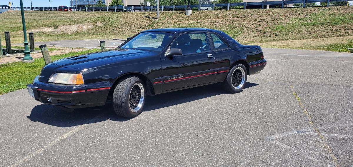 Ford-Thunderbird-turbo-coupe-1988-black