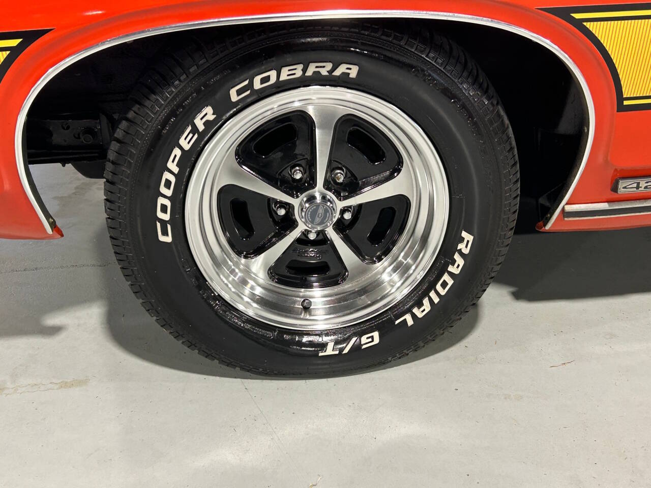 Ford-Torino-1970-Vermillion-White