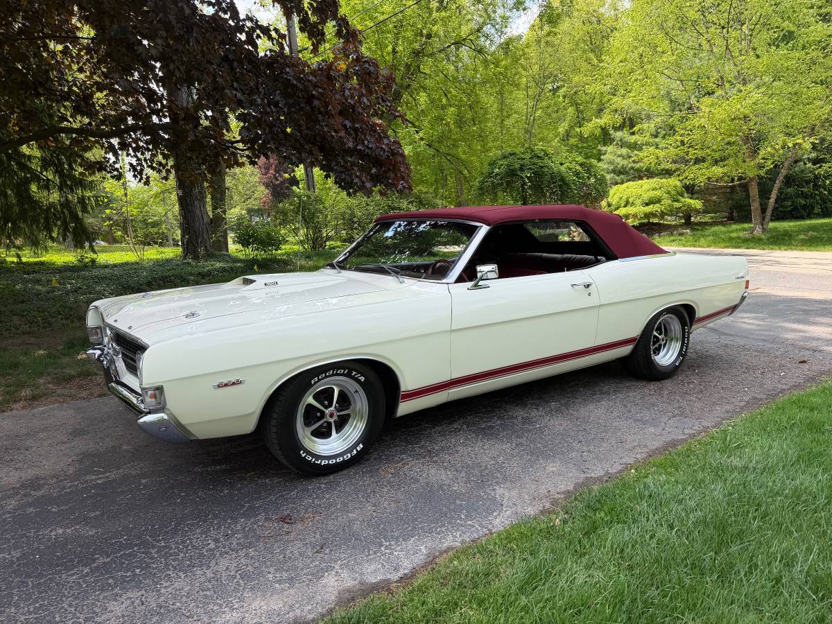 Ford-Torino-gt-convertible-1968-white