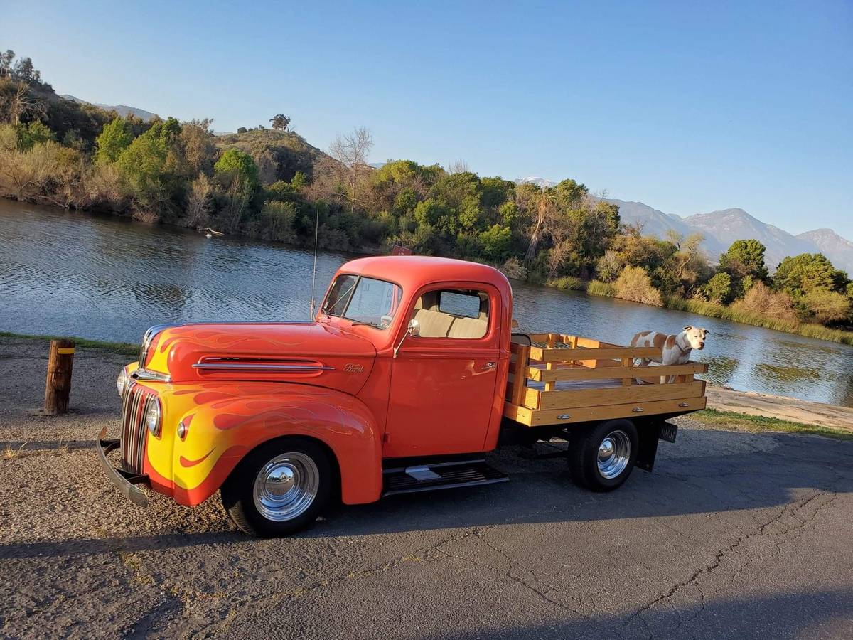 Ford-Truck-1947-red