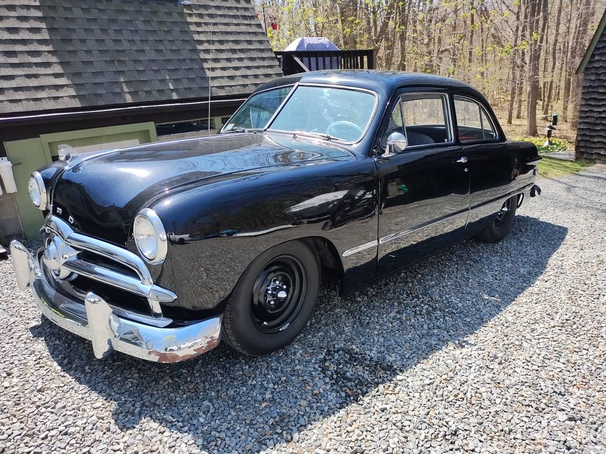 Ford-Tudor-1949-black