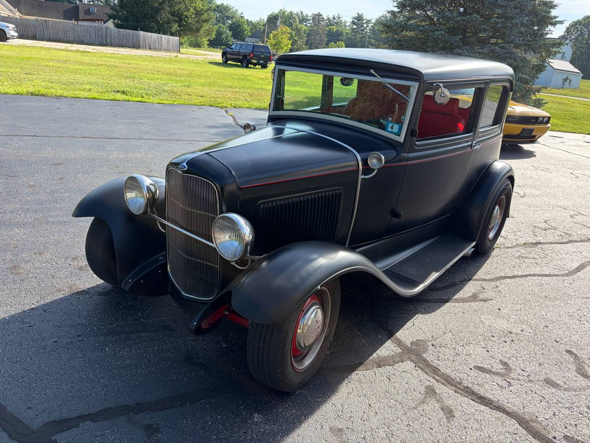 Ford-Victoria-1931-black