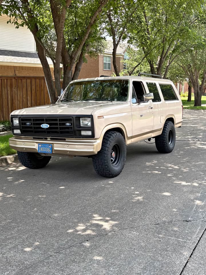 Ford-b150-B150-1984