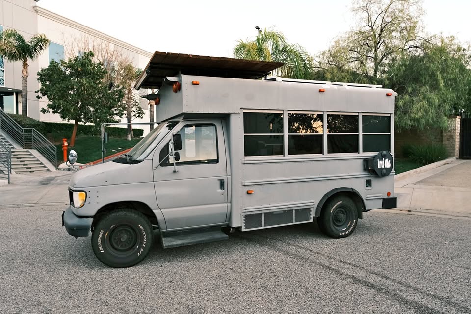 Ford-e350-Converted-skoolie-1995