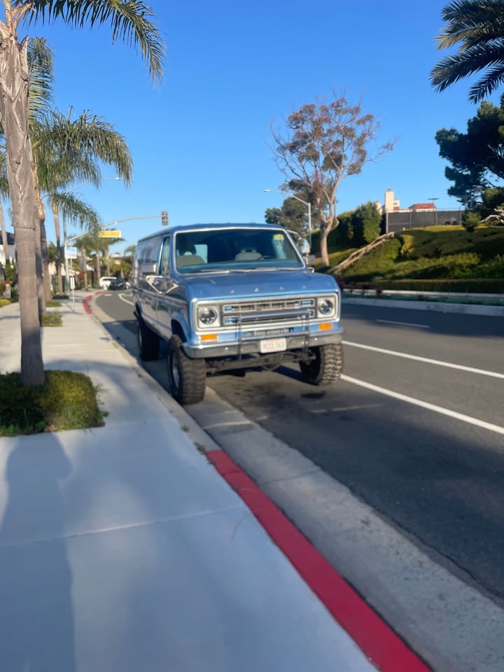 Ford-pathfinder-E350-1978