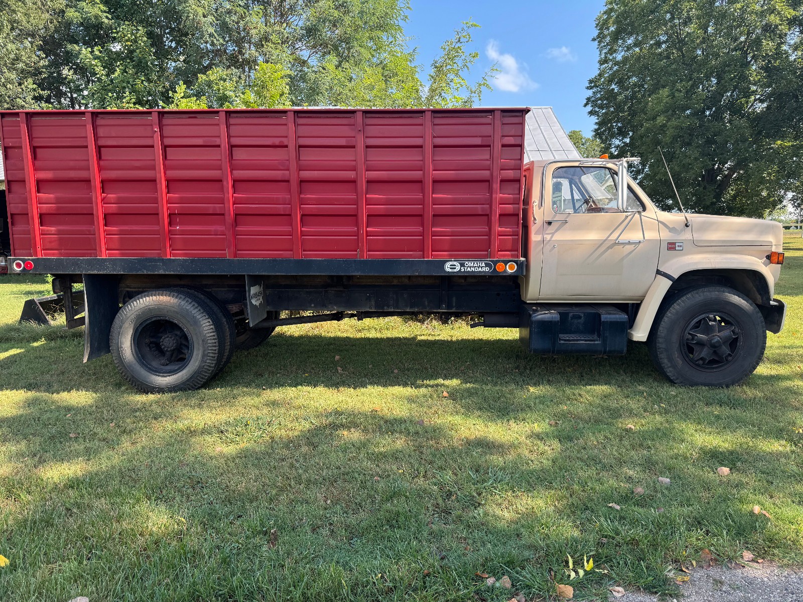 GMC-7-Series-1985-Burgundy