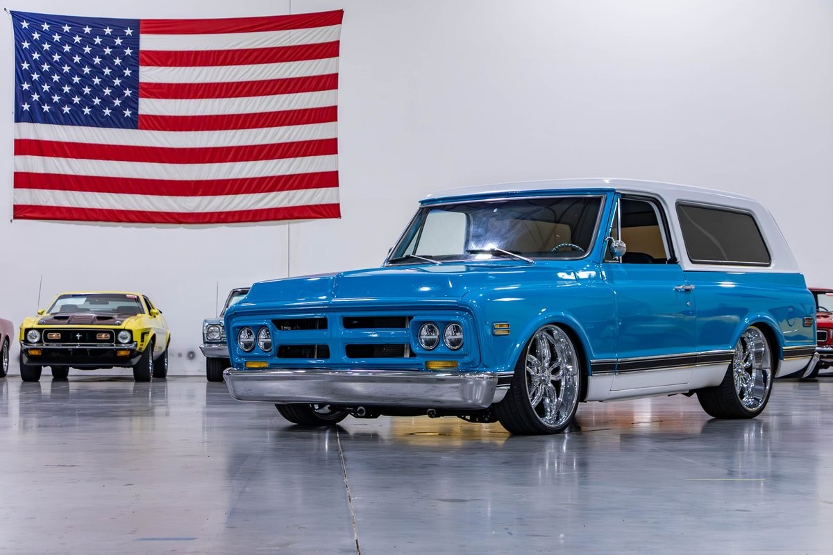 GMC-Jimmy-1972-SUV-Hound-Tooth-White-Black
