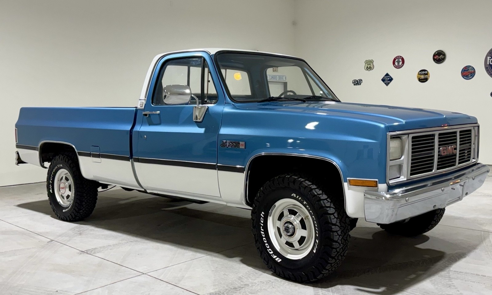 GMC-Sierra-2500-1985-Pickup
