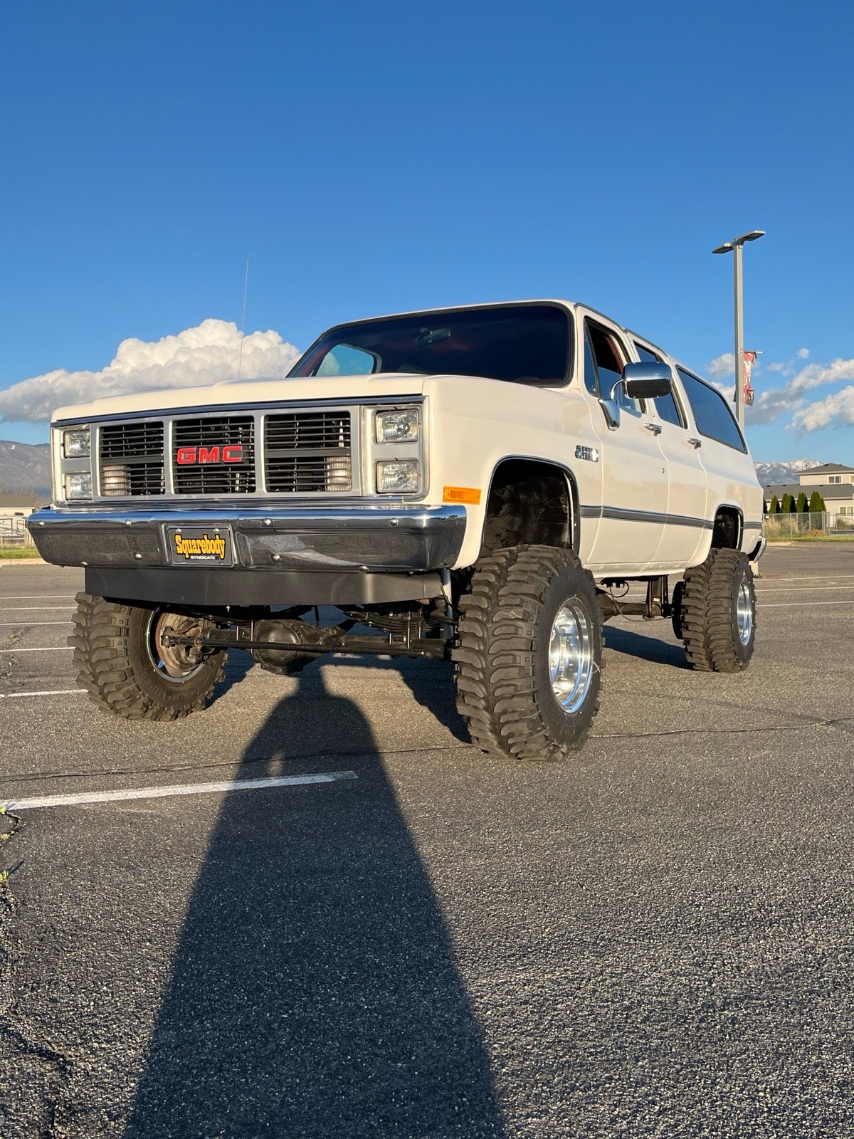 GMC-Suburban-1988-SUV