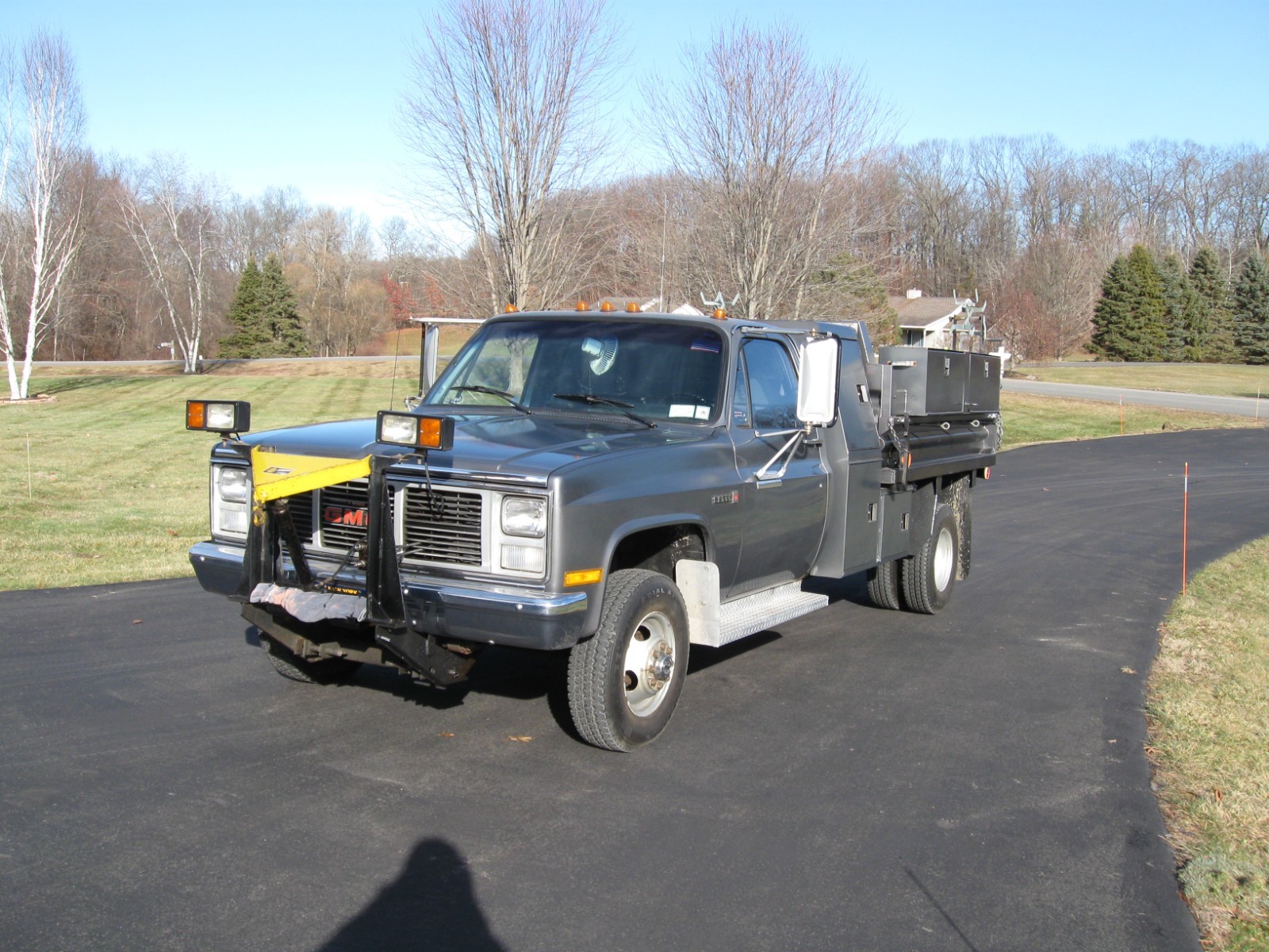 GMC-V3500-1988-Cab-Chassis-Black
