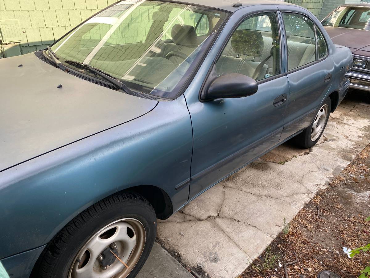 Geo-prizm-1995-blue Geo-prizm-1995-blue