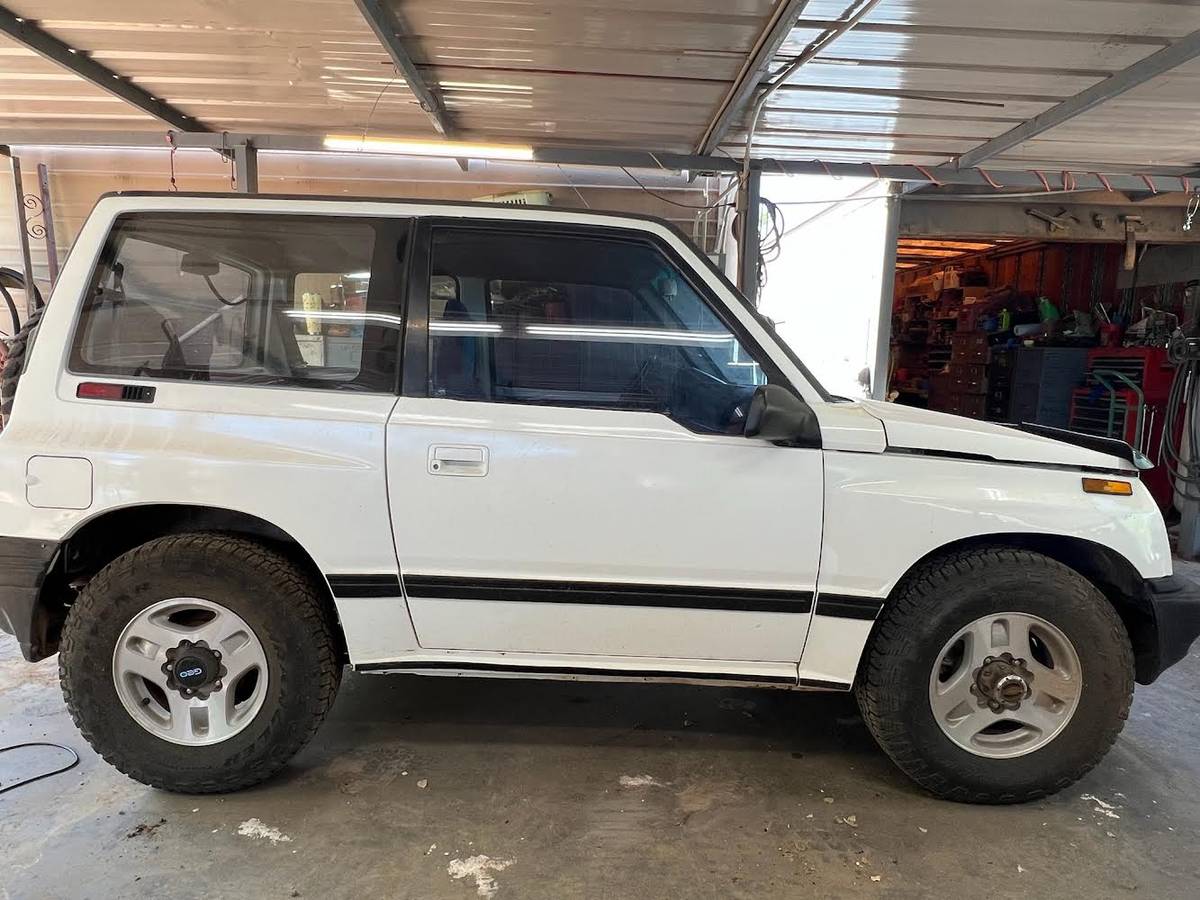 Geo-tracker-1995-white
