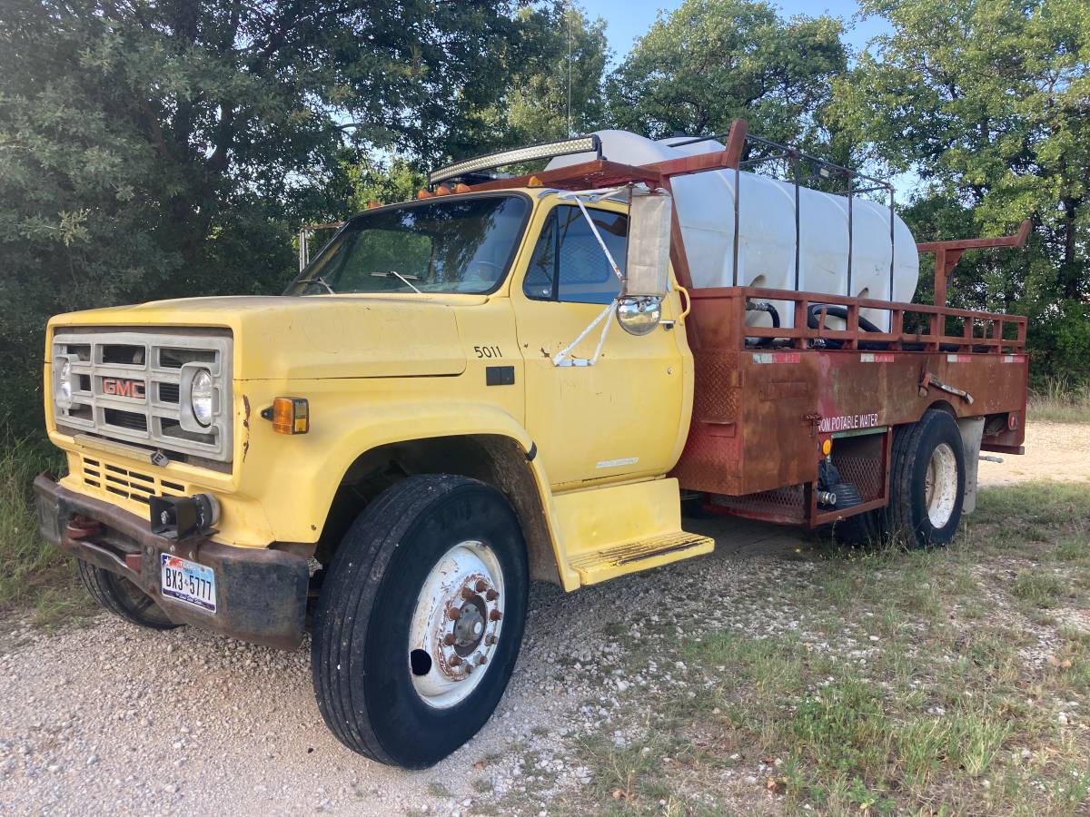 Gmc-C7-7000-medium-duty-medium-conventional-97.5-1986-Yellow