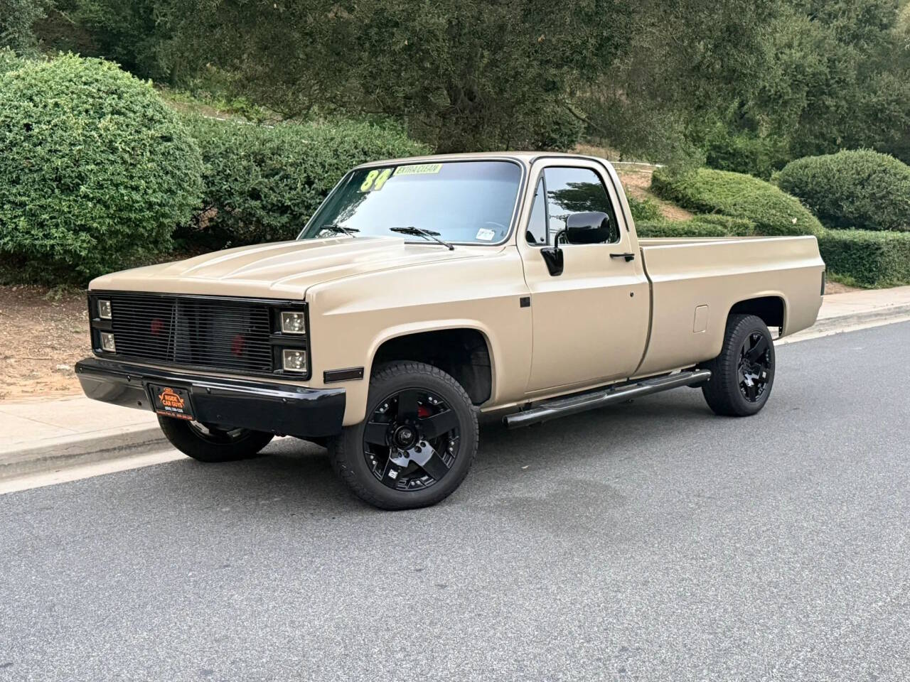 Gmc-Ck-2500-series-1984-Beige-Black