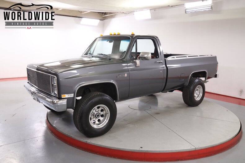 Gmc-Ck-2500-series-1986-Gray-Red